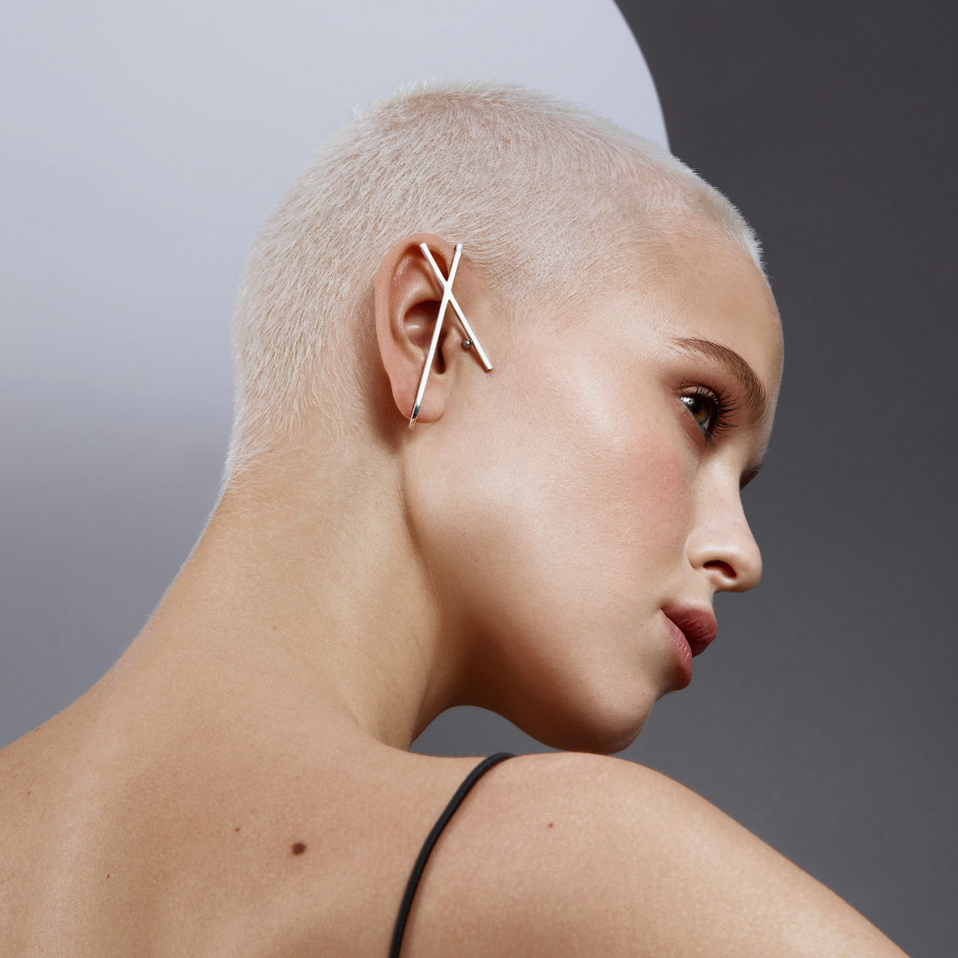 X-shaped mono earring in sterling silver