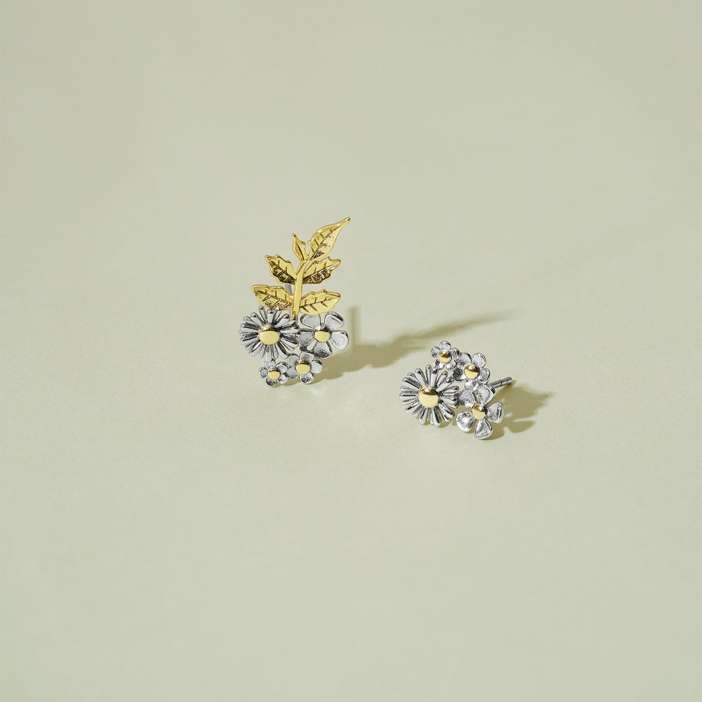 FLOWER BOOM SILVER EARRINGS