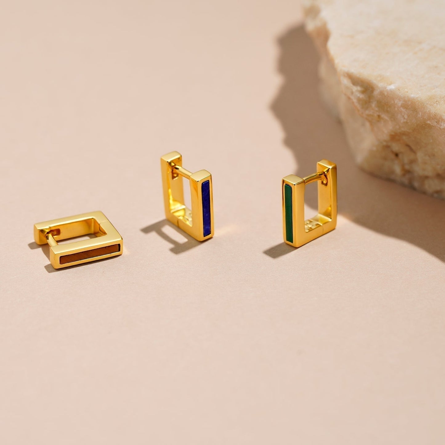 CEILAN YELLOW GOLD SINGLE EARRING