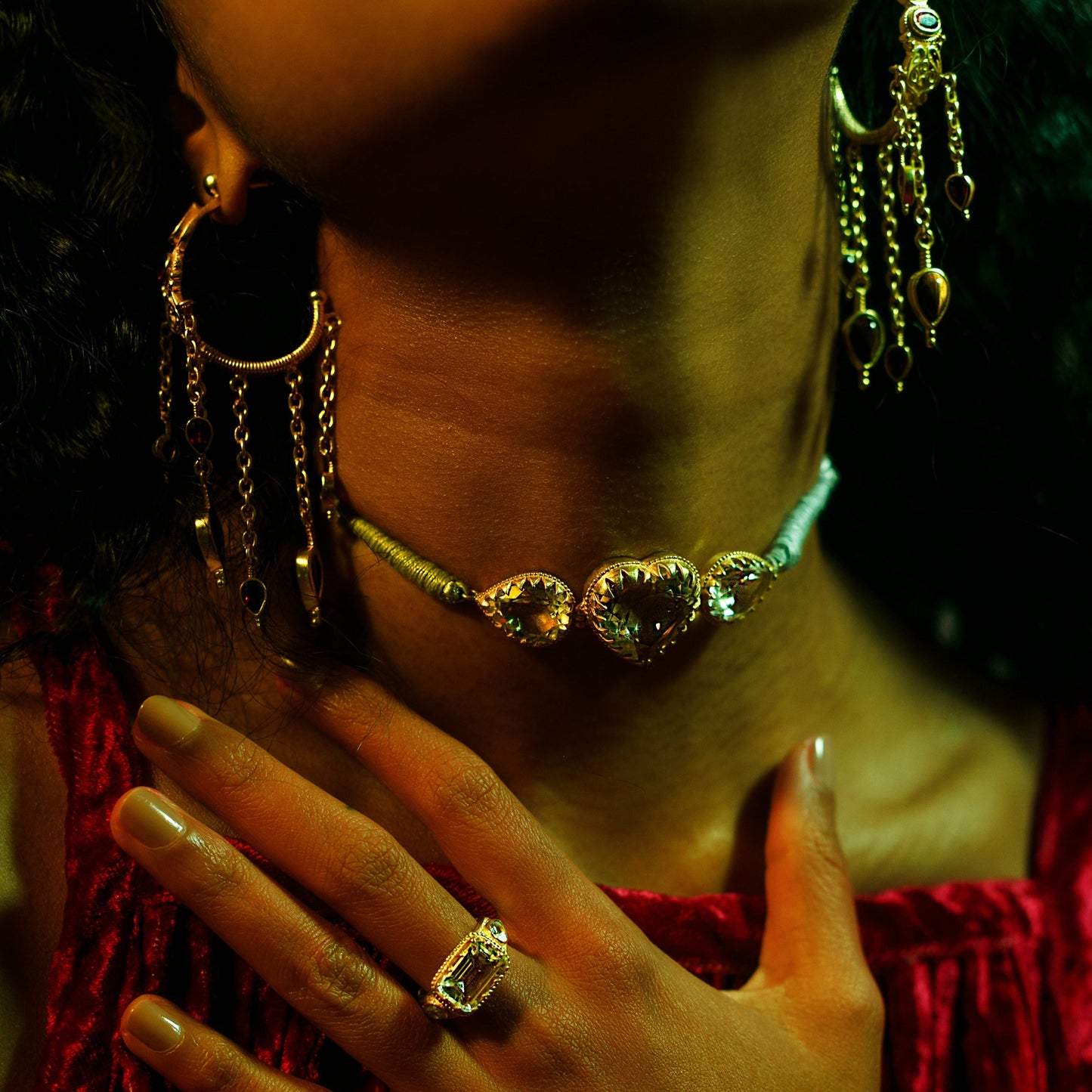 GOLDEN HEART CHOKER