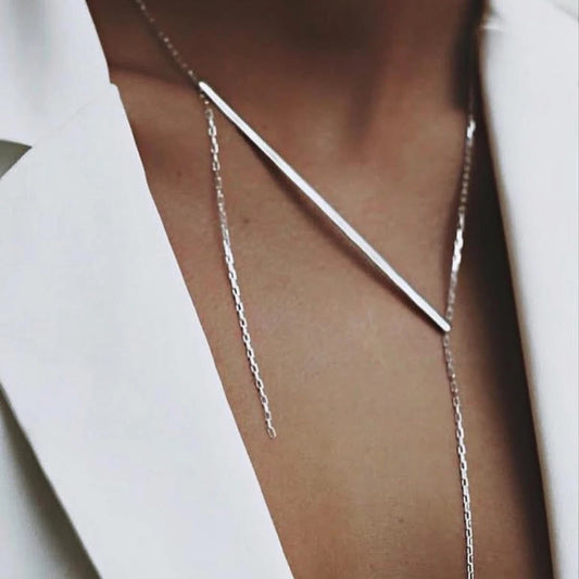Oblique necklace silver shape