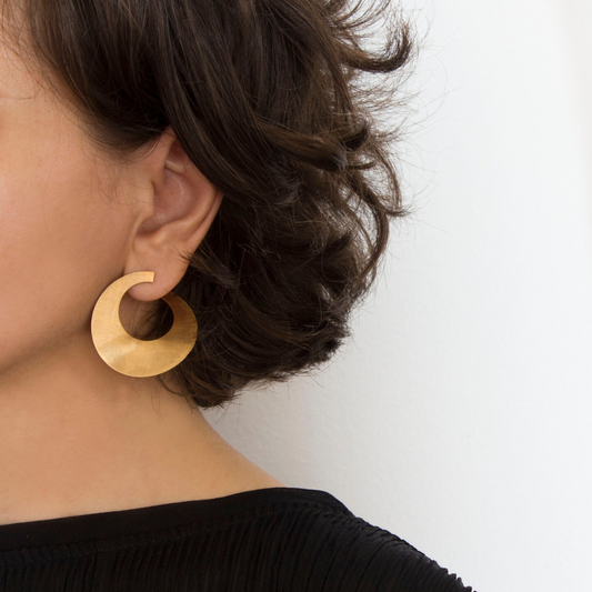 Gold plated brass large circular hoop earrings, bold geometric imitation jewelry design

