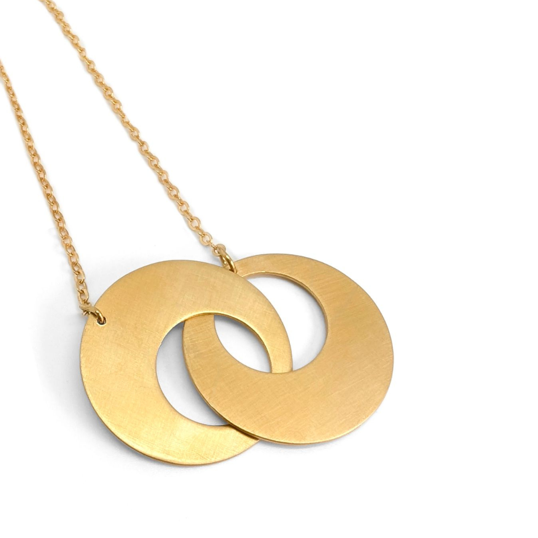 Gold plated brass medium circular pendant necklace, minimalist imitation jewelry design

