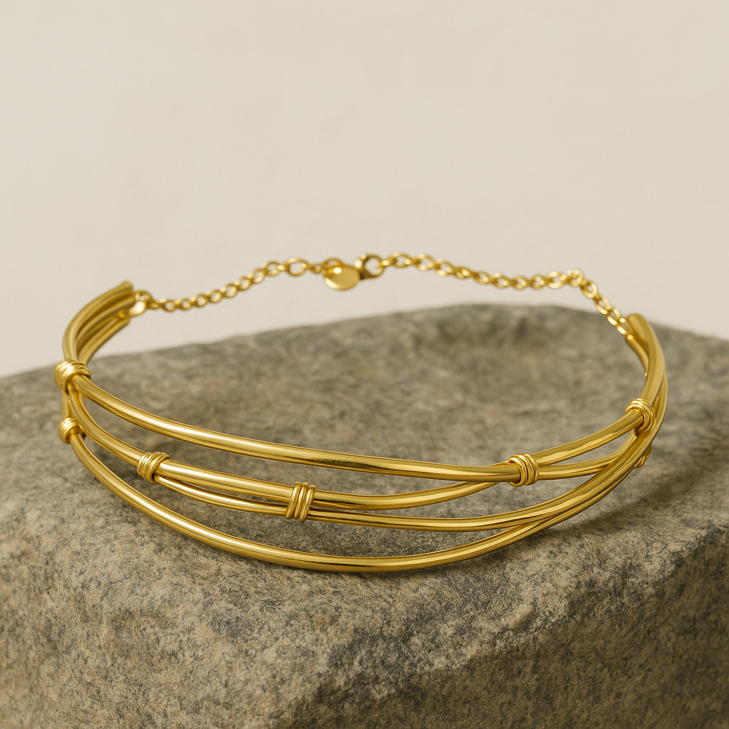 Curved 18k gold-plated brass choker with adjustable chain