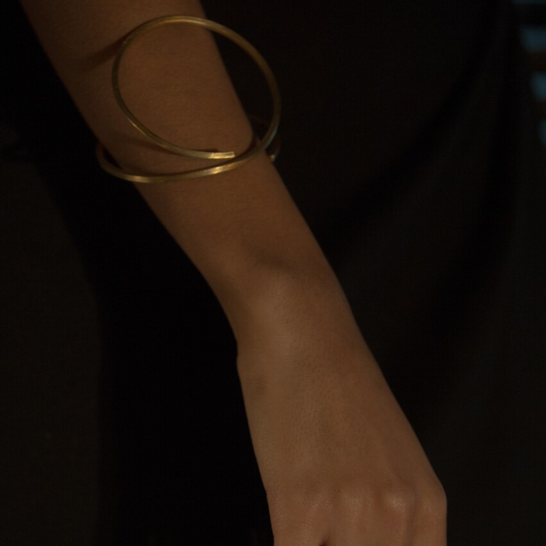 Gold plated brass double hoop bracelet with open design, contemporary imitation jewelry for women

