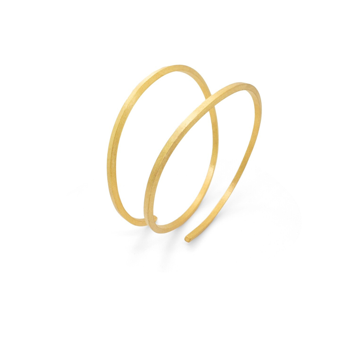 Gold plated brass double hoop bracelet with open design, contemporary imitation jewelry for women
