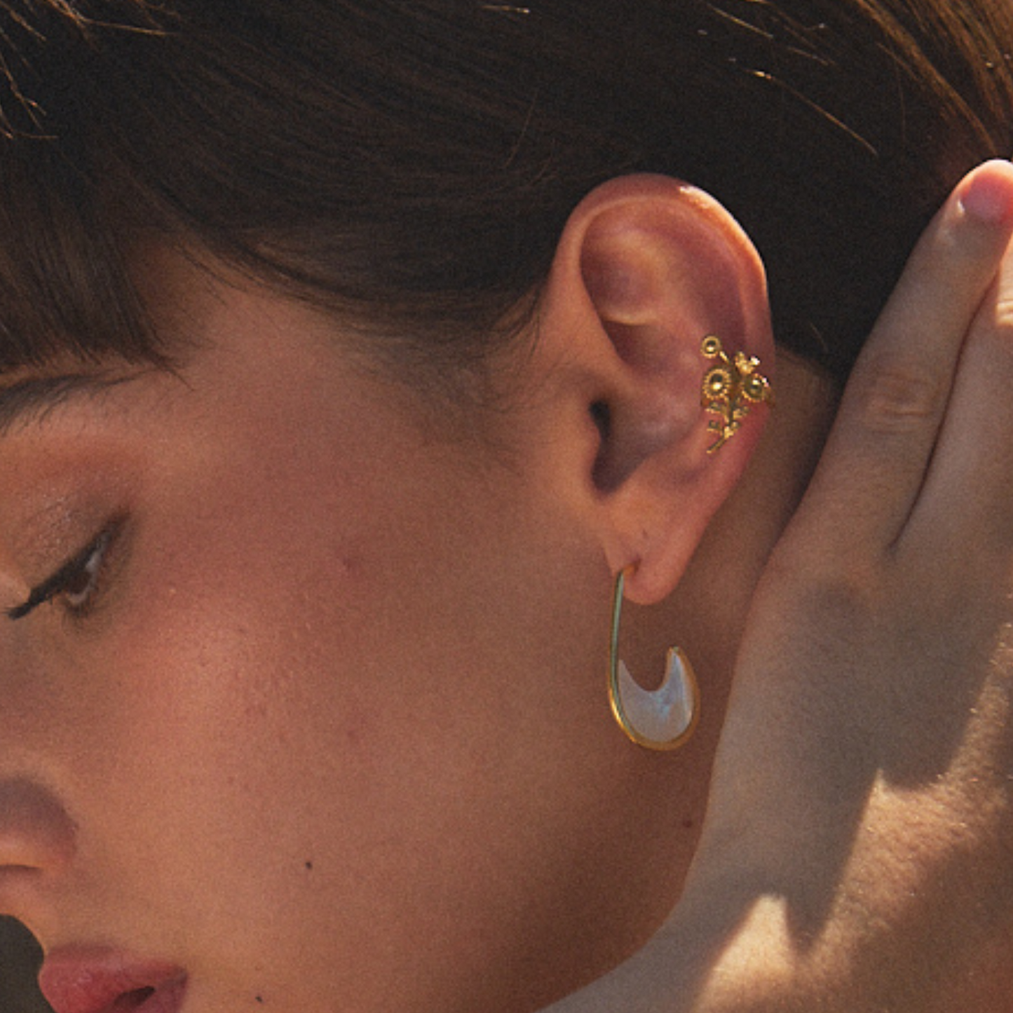 ALHAMBRA MOTHER OF PEARL EARRINGS
