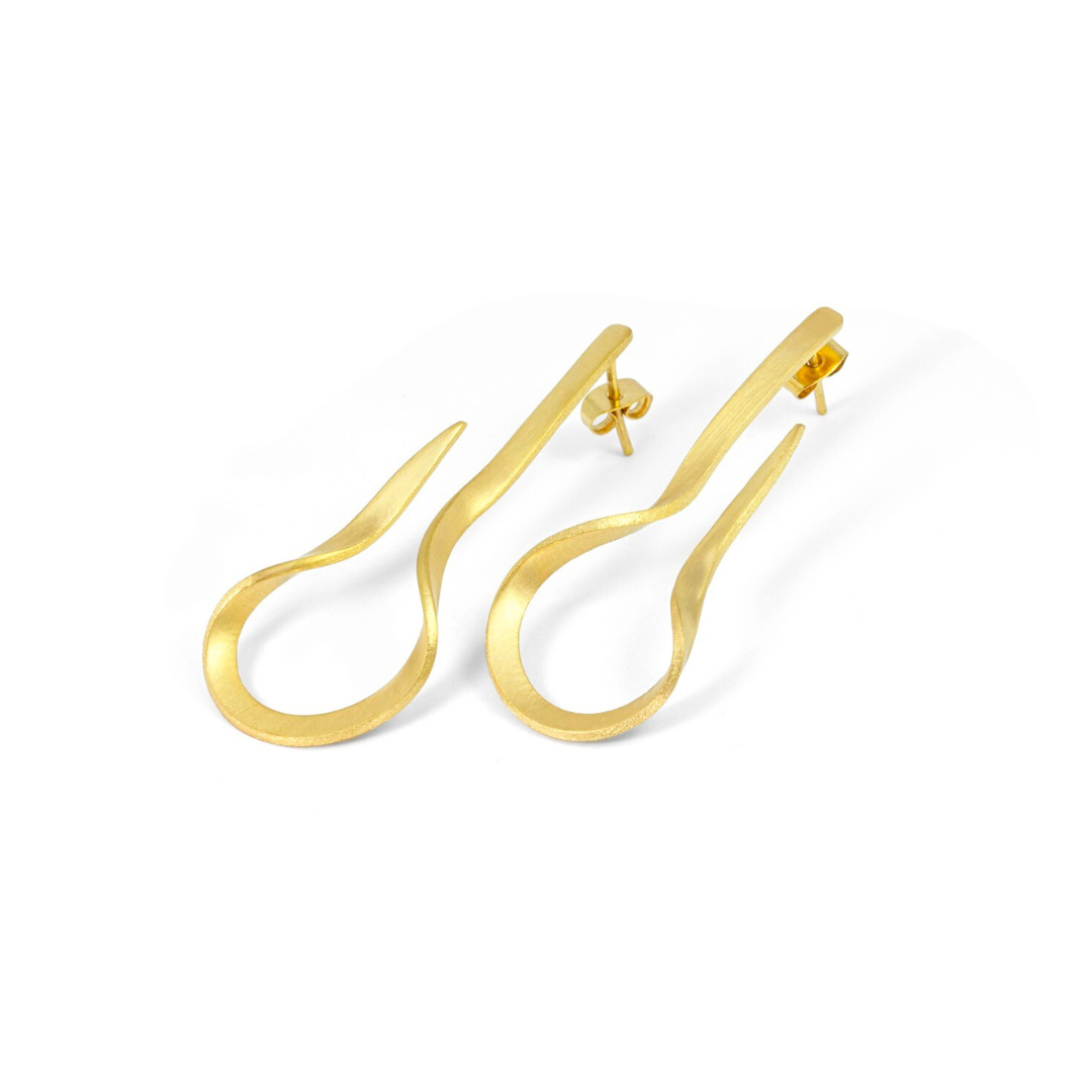The Curl gold plated brass earring with sculptural fluid shape, contemporary imitation jewelry design

